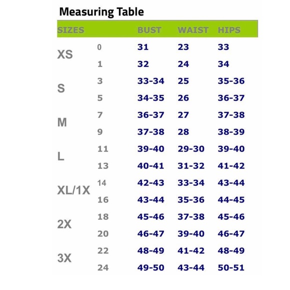 White Crochet Stretch Shorts - Picture 5 of 5